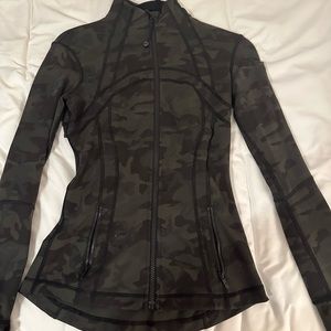 Lululemon define jacket size 4